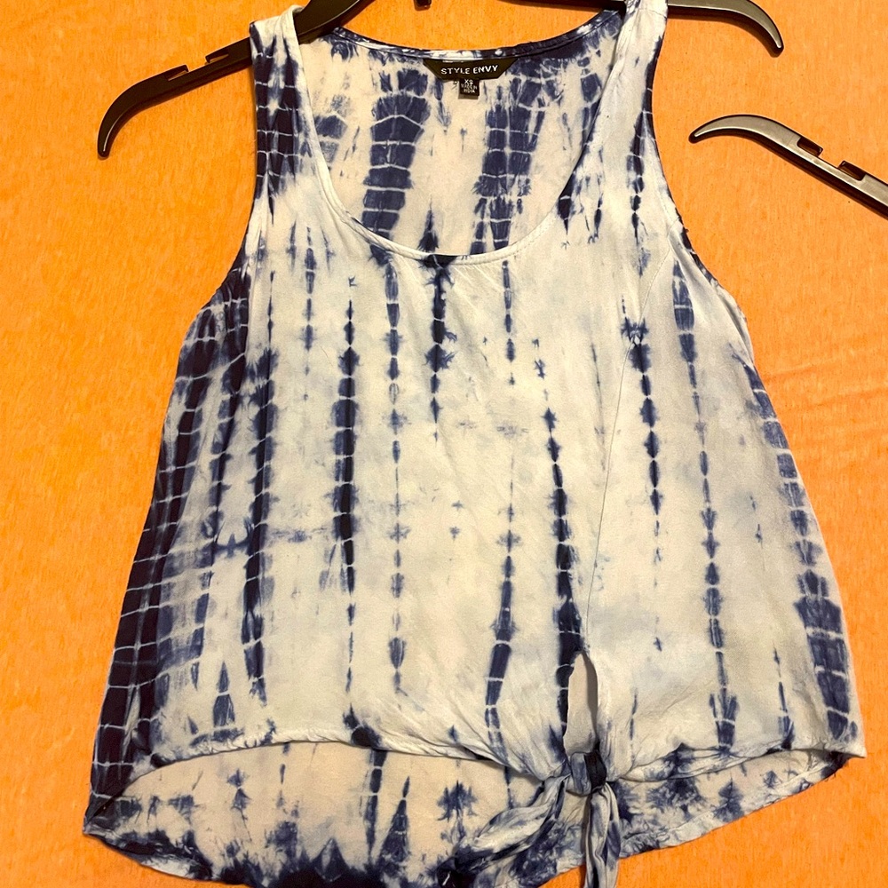 Style Envy Navy tye-dye tank